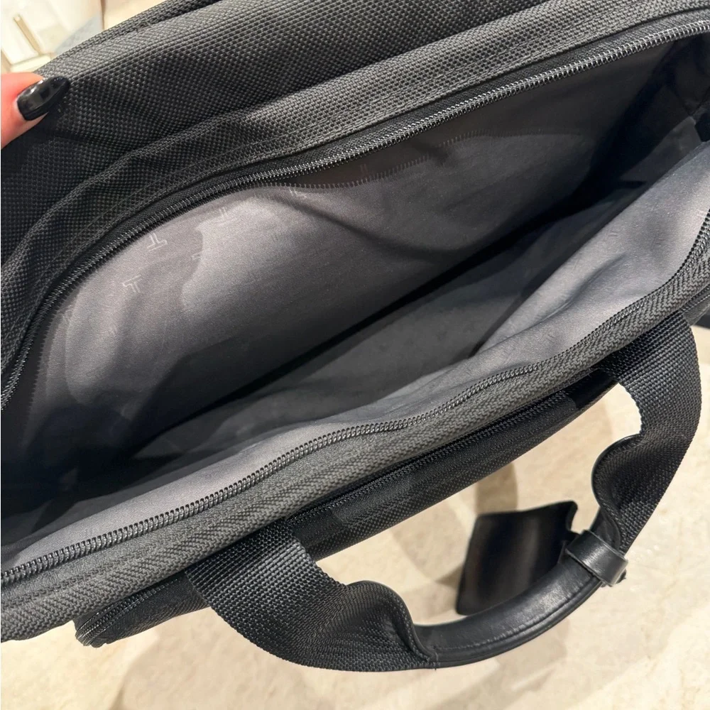 Tumi Black Men's Bag briefcase messenger bag